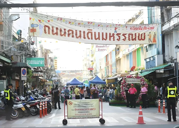 The Hidden Giant Swing เดอะ ฮิดเด้น เสาชิงช้า Apartamento Banguecoque